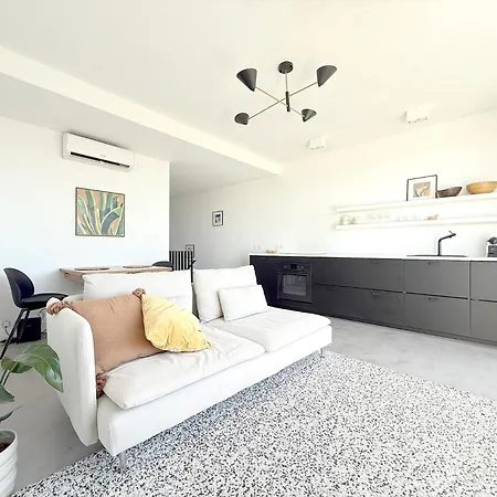 1br With Panoramic View In Historic Centre Διαμέρισμα *
