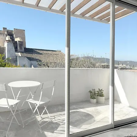 1br With Panoramic View In Historic Centre דירה לואה